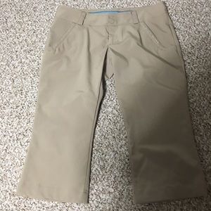 Under Armour size 4 khaki capris Golf